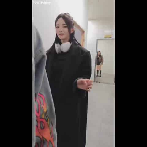 7f2dec8a-51d8-41b1-90e1-4d338a04e6b9.mp4