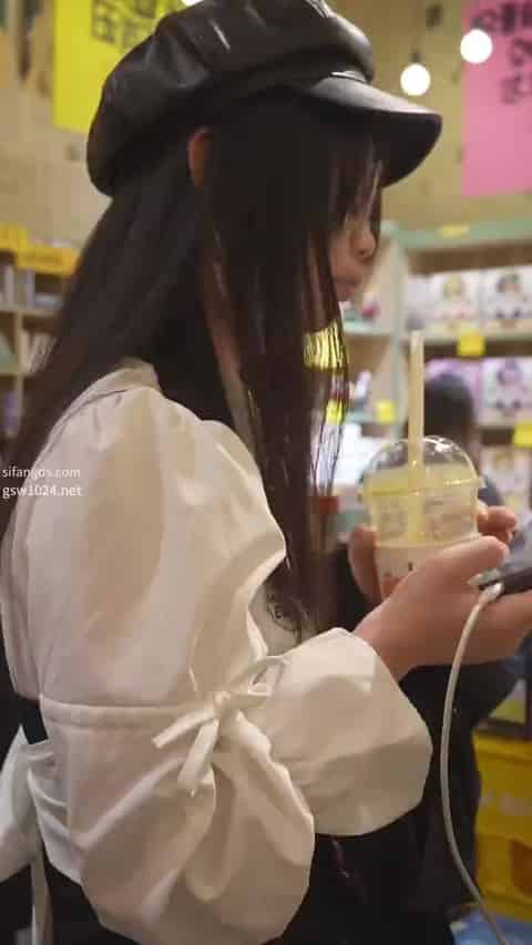 14206ec7-5b0a-4f77-a9fe-9f355df699d7.mp4