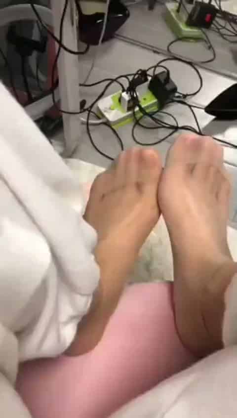 9fdc9b71-b239-476f-bc43-06e8cfde381a.mp4