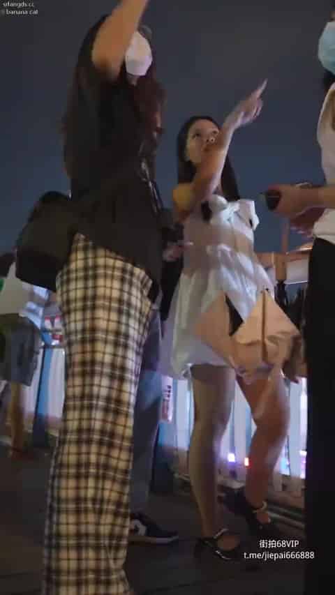 6ceb306b-20b7-46bd-8999-1528462ea2d2.mp4