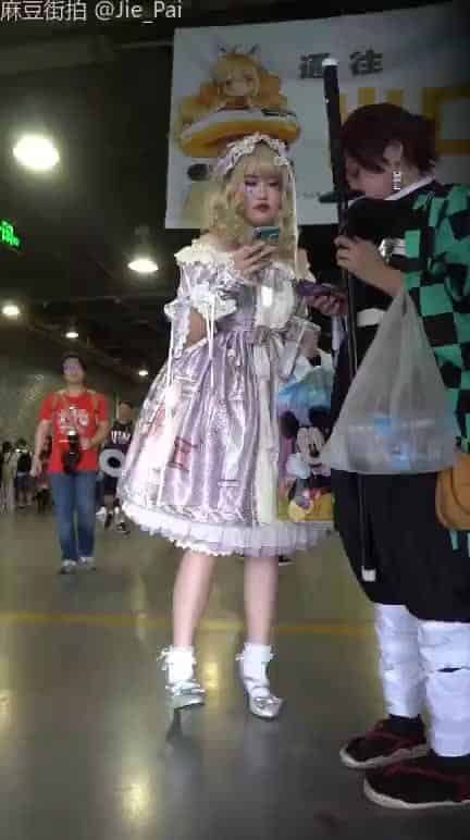 e2a0d3da-b2fa-49dd-9d99-09bbba38699f.mp4