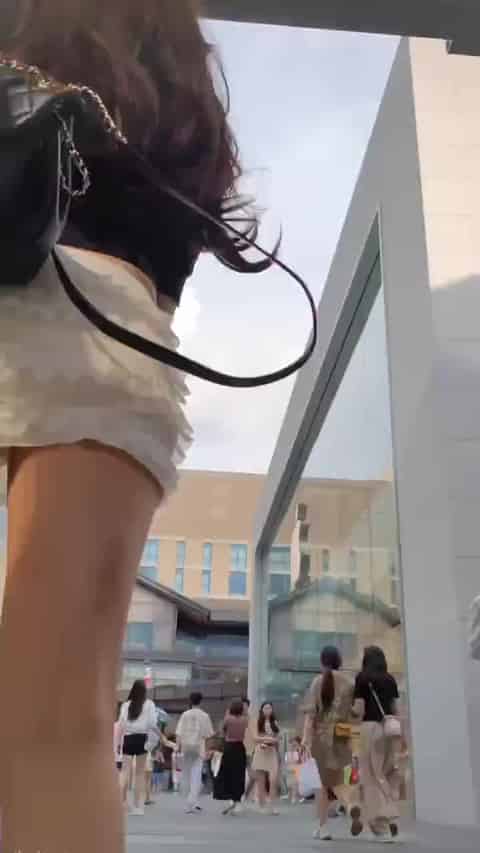 69cfef5b-fb6e-4483-863f-2b82037a5e4e.mp4