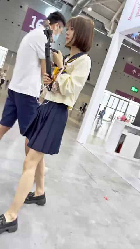 e8803b16-c404-4429-a5ec-574ae722edc3.mp4