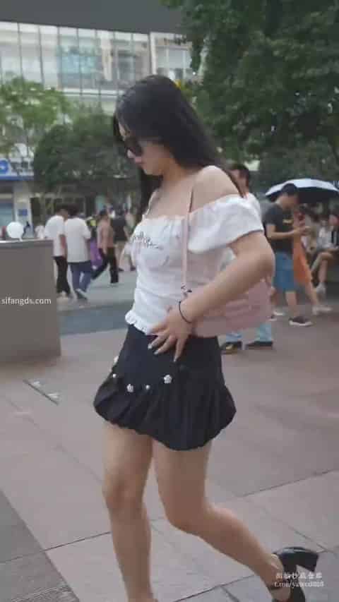 b52271a9-2ea6-4363-824a-534132a53bda.mp4