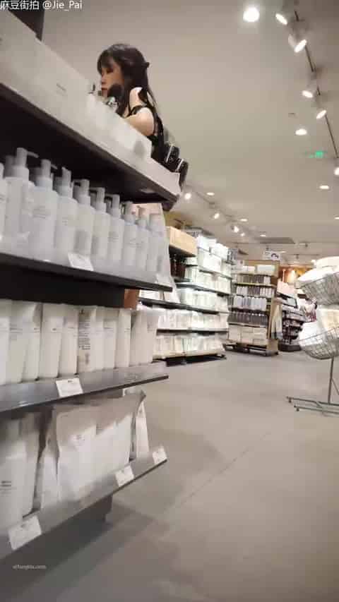 ee6f32d2-1199-423e-8831-0dc7bea80a97.mp4