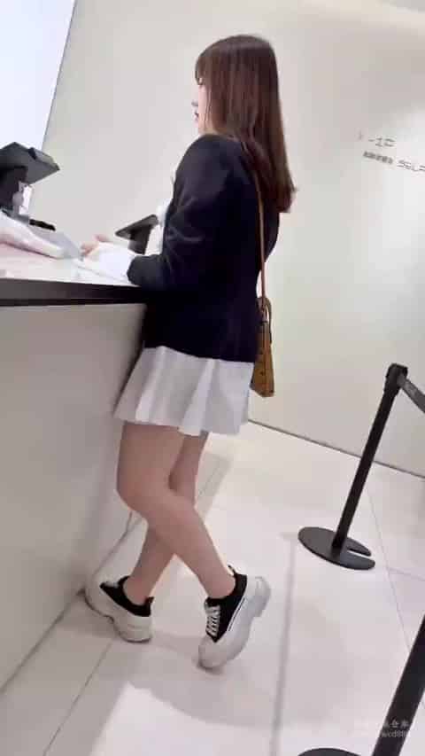 98b4fc05-7362-4e7e-b5a6-e5f94026a5c6.mp4