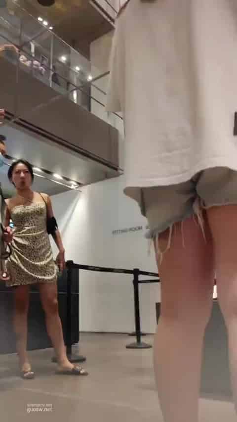 f8eff749-bce1-4074-b09e-e4df1ce78fe7.mp4