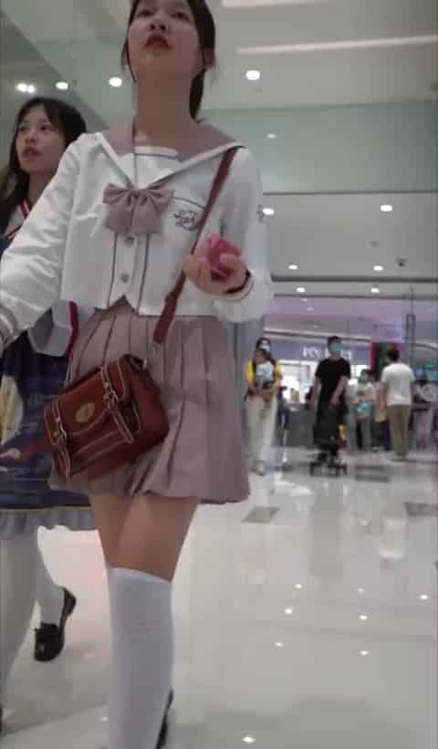 fc2ff60a-f6b5-4304-aa9f-1e77d4dd516f.mp4