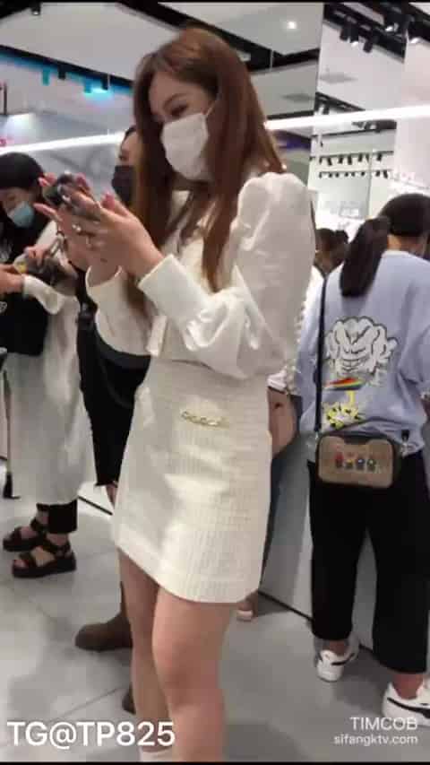 8ba65b54-bab0-4ee3-9817-7f6294463d25.mp4