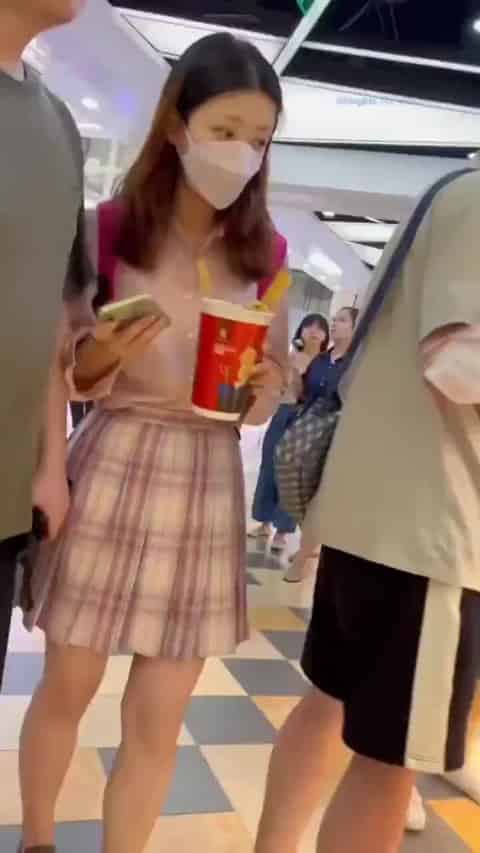 672f3548-1a5f-438d-97bd-c283fd3f696d.mp4