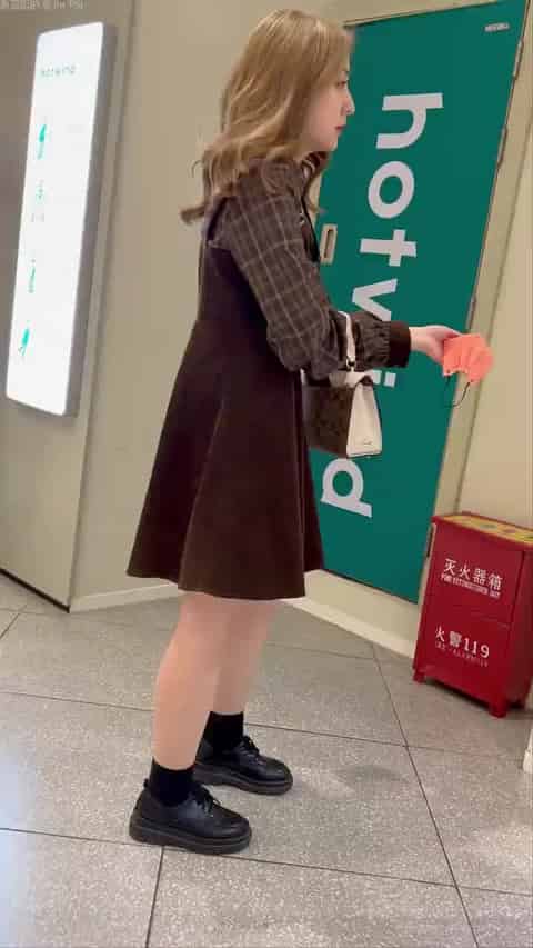 55df8423-3a39-4216-a816-6c1e7a65f48c.mp4