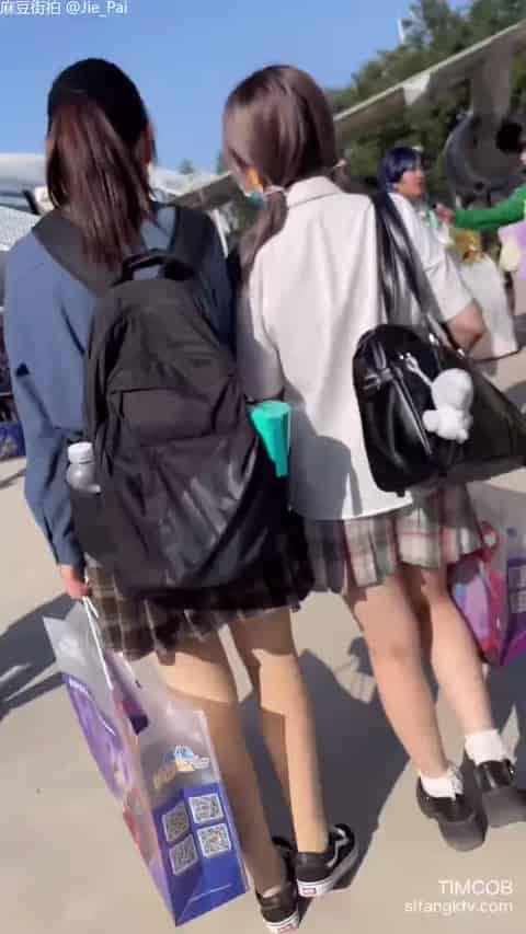 cc6318ea-2940-4348-adf3-9705a276cd41.mp4