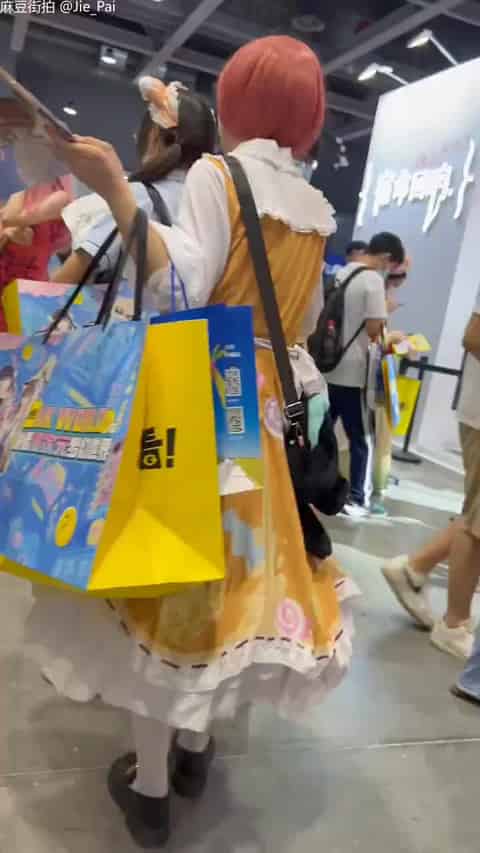 efb7966d-ce3f-4bb3-b269-dadb3421a10c.mp4