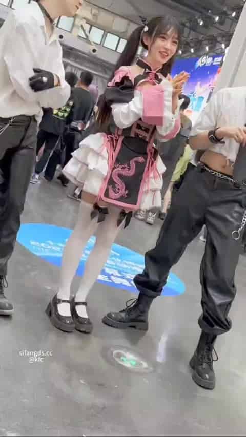 5bb53ec3-68b1-40e8-b982-5e81d948e159.mp4