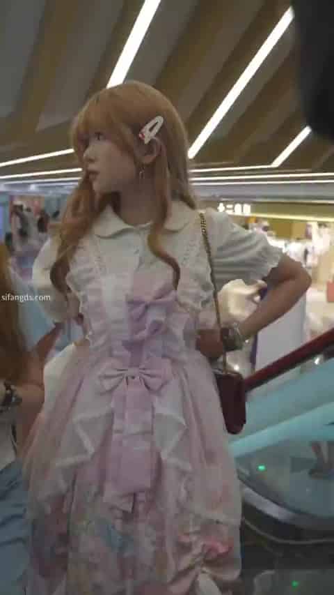 a8d90443-d64f-4bb0-9089-15b3eed50be8.mp4