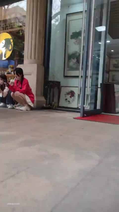 a55866bb-0337-4a07-b618-699483d7fd1e.mp4