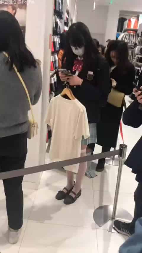 8c1c2872-2b44-4916-bb82-614cdb6c245f.mp4