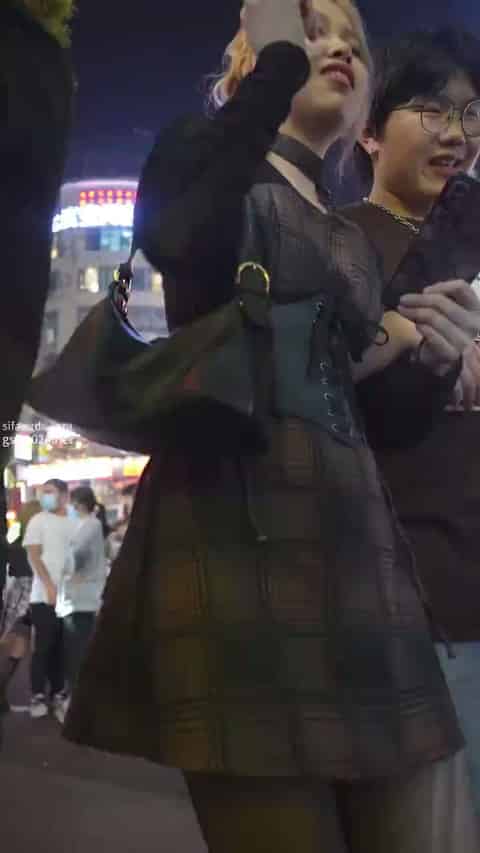 5fd8c46a-3b04-426b-921d-18b741326d4b.mp4