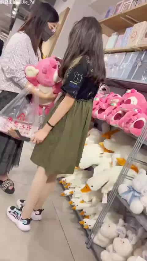 15d16b97-47ef-438c-b2ae-fec3e3c7f5db.mp4