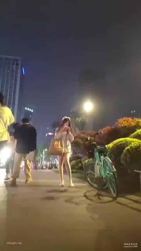 c3f30d42-7a39-49a4-b59b-898299725b3d.mp4