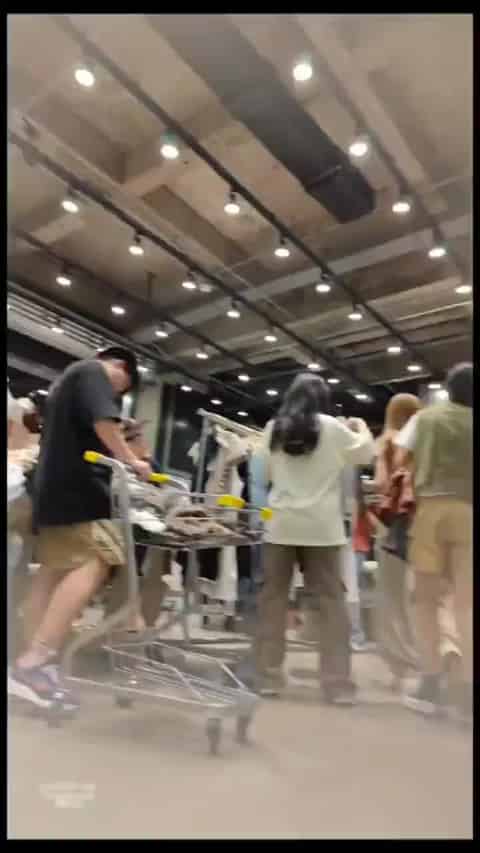 6d73832c-85af-4e9c-9342-38e8b4b31b5c.mp4