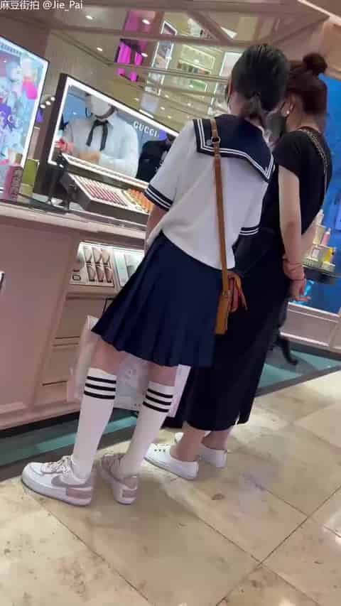 a4f72a70-7731-40e7-a444-6a17408eb0f3.mp4