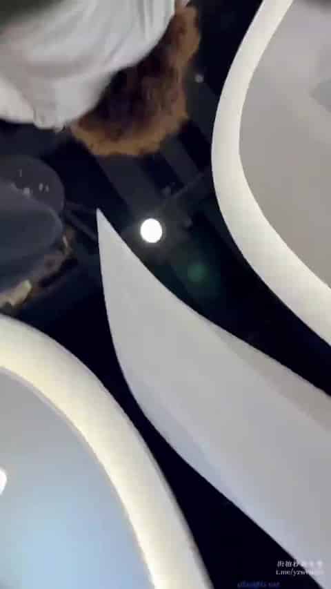 27f7c406-dfc1-4d72-9a2e-6d38e94b970c.mp4