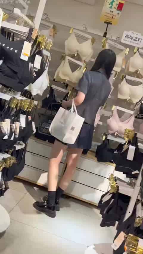 642545d7-b2eb-41a8-8f76-fad09e778cd6.mp4