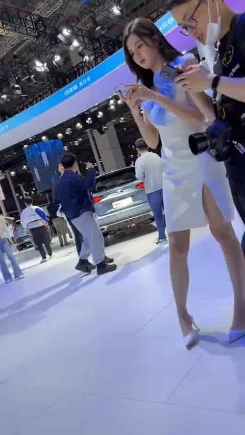 32e51589-8c67-49fb-9471-e3223d84a00b.mp4