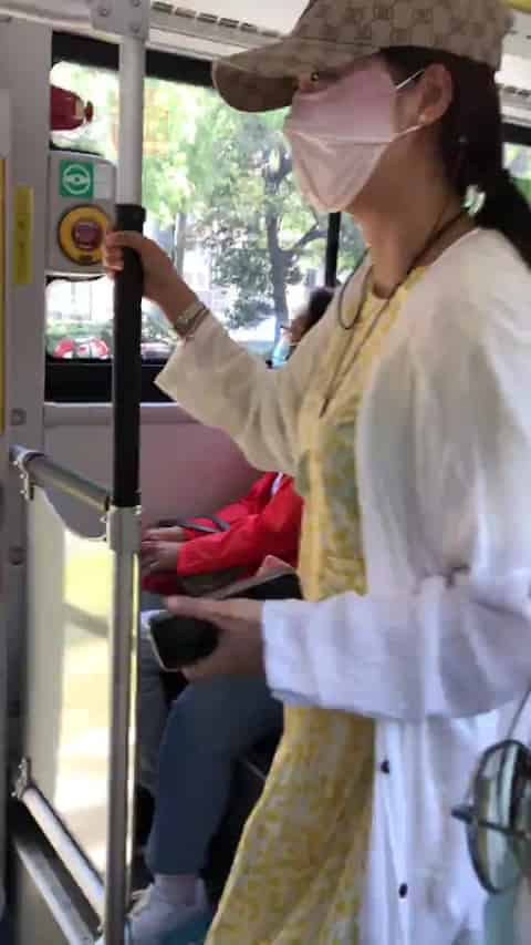 37f55397-eb6f-4d47-a23b-f94eddf44e52.mp4