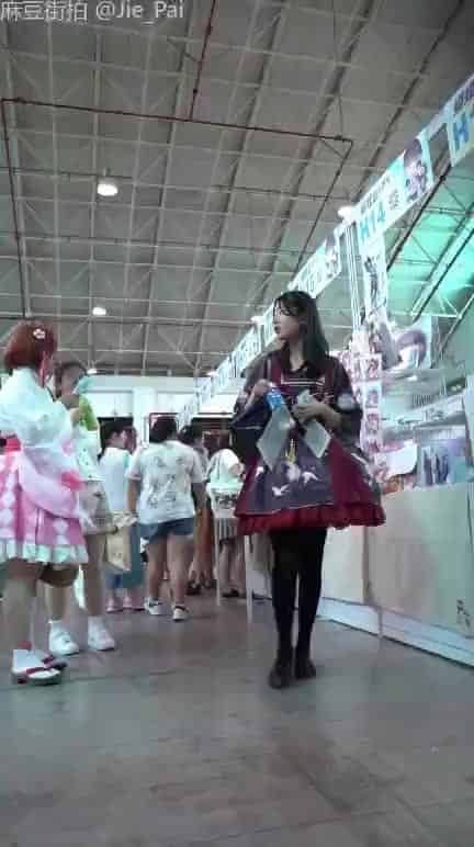 45f14045-a564-45e3-b574-7ba733883868.mp4