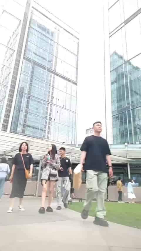 f54b6d65-7af1-42b8-9621-7abee93b3dcd.mp4