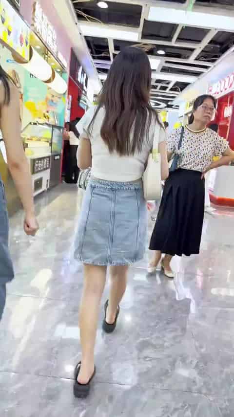 03bb2c85-e00b-48cc-85f5-abd99b1d35fd.mp4