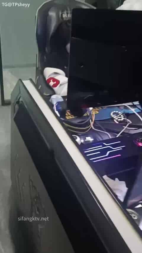 bb62f0a0-ec44-4ba8-8dee-4b6523c14740.mp4