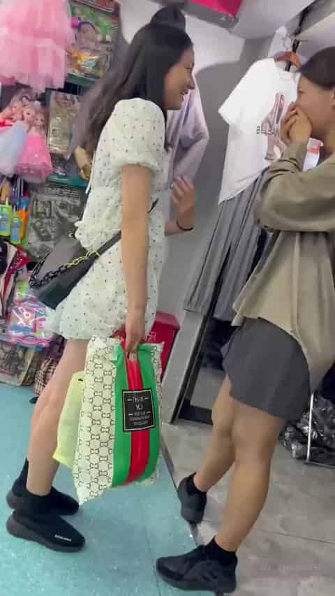 21fc89e1-974e-41e4-88e0-8994f1a54906.mp4