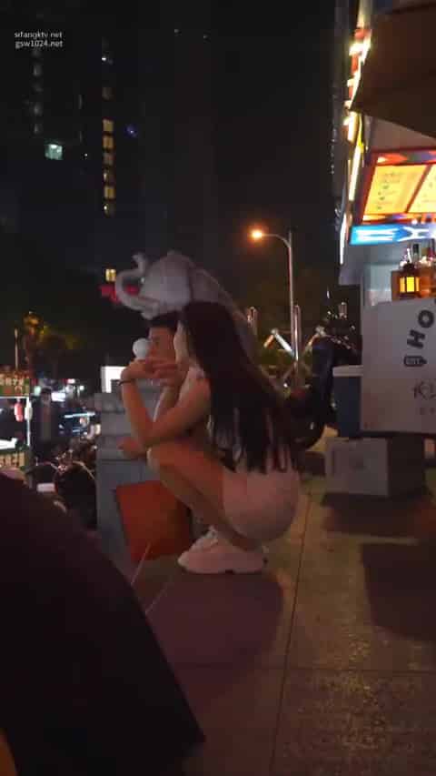 064cfec8-0f32-46b5-9cce-8bfa91293e58.mp4