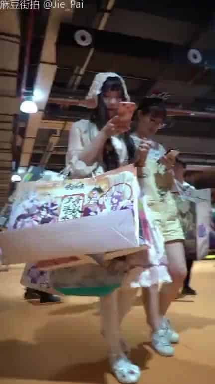 1d231baf-3d26-44e8-9fd9-cdbd5694a5a6.mp4