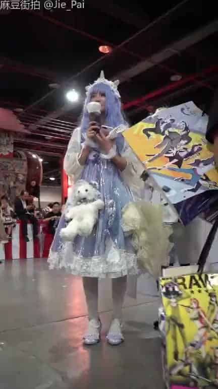 1b736776-e438-49e9-86a3-dd55731f3926.mp4