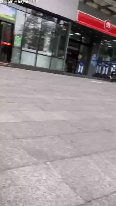 d0eb5e1f-49c4-4d09-af31-db6b0a62fd43.mp4