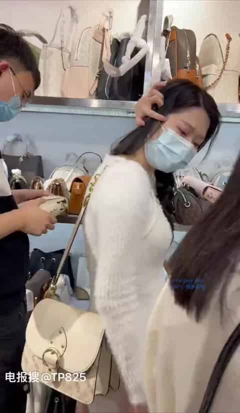 97fae2c3-93fb-4981-8a86-1105a551691b.mp4