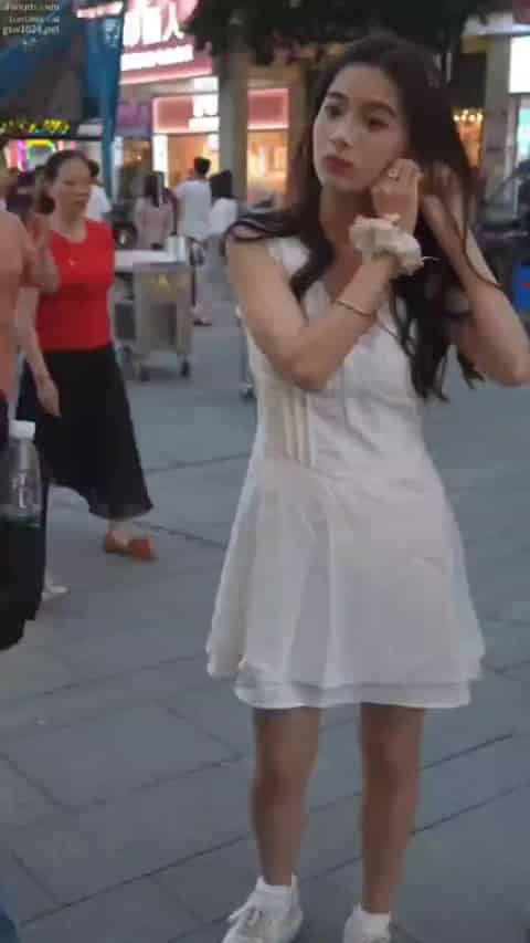 6c8a4a92-4d78-4a7a-8f80-044ebd1d44b3.mp4