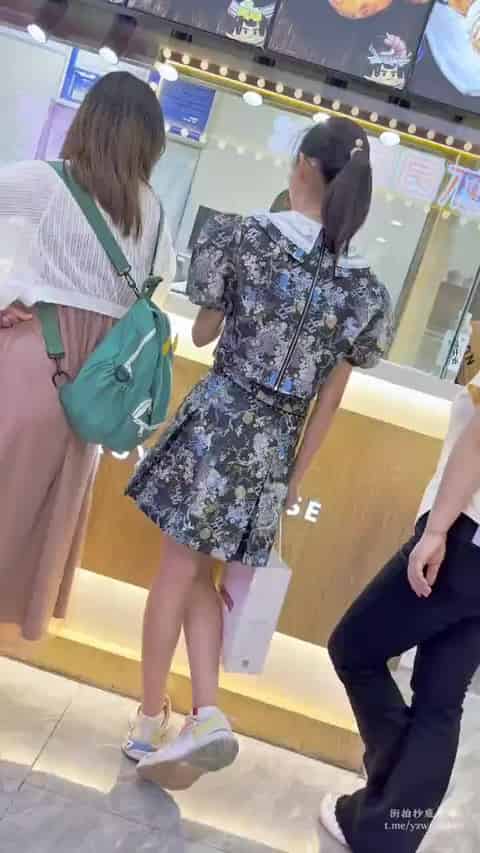 0409d00a-9c5e-405b-9acb-e9499103edf3.mp4