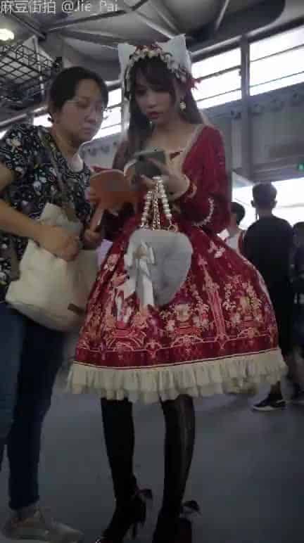 a6c8af5e-322e-422d-b3e0-40f28f57fc87.mp4