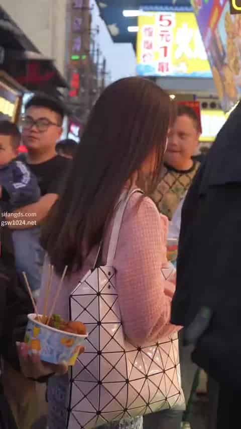 d0e6886d-84c2-4efb-a811-a958ec5b745d.mp4