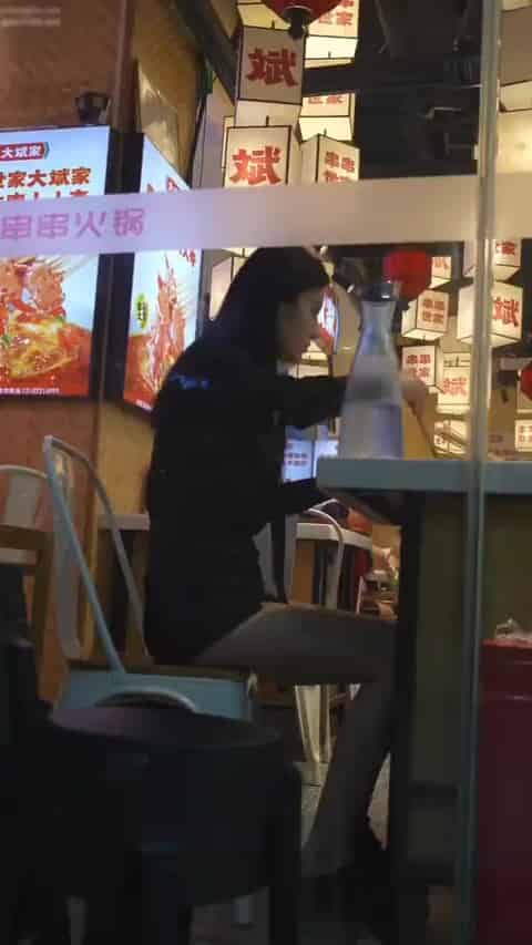 e3e3b52b-b36d-4d09-85ed-2613ae5bfbf0.mp4