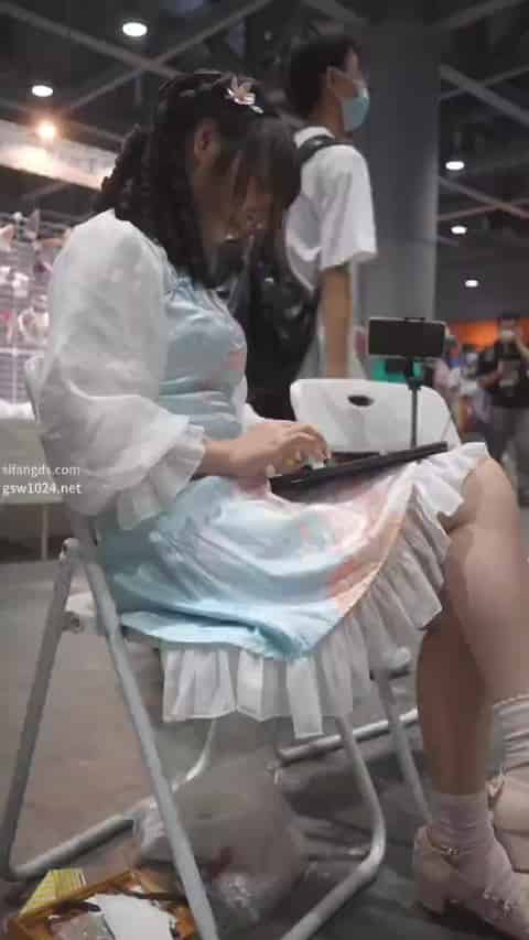 1b588fe9-4ed0-4da6-ad09-677ca40b4048.mp4