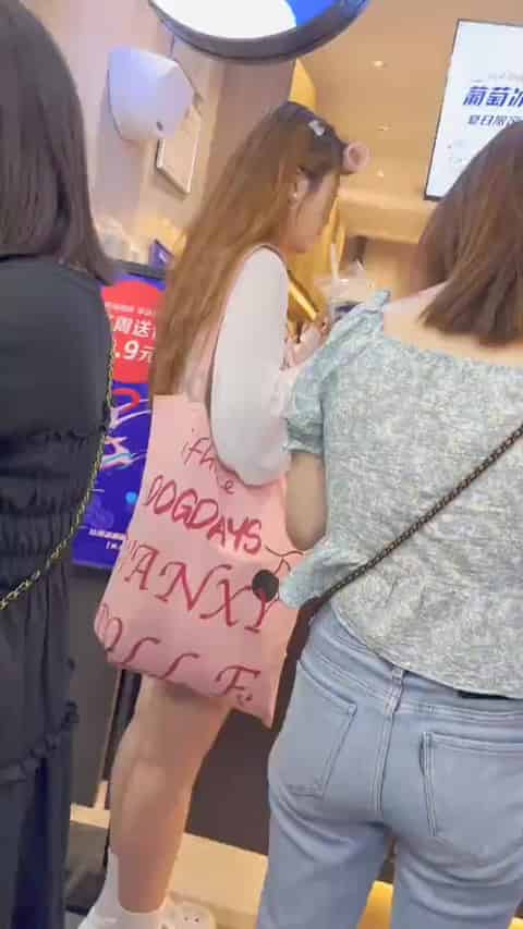 95e1a8df-62e5-42a8-9748-6a53ab7a1856.mp4