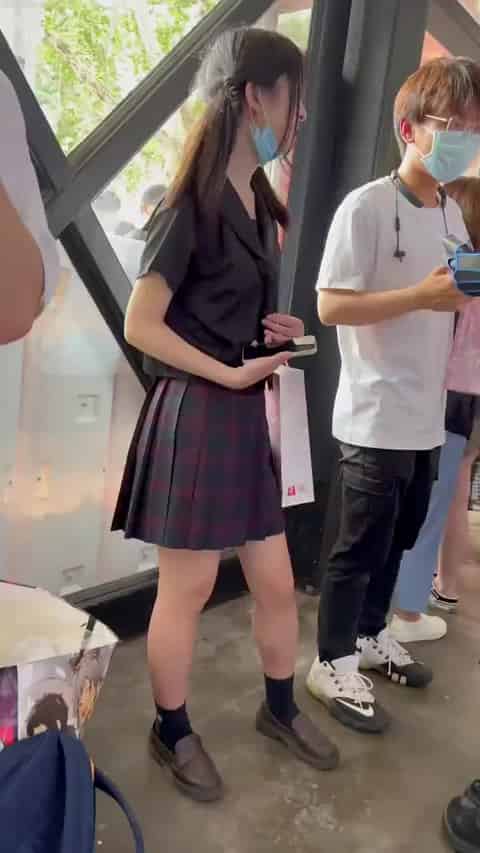 fe70dbe3-110f-491a-9129-414360cfd977.mp4