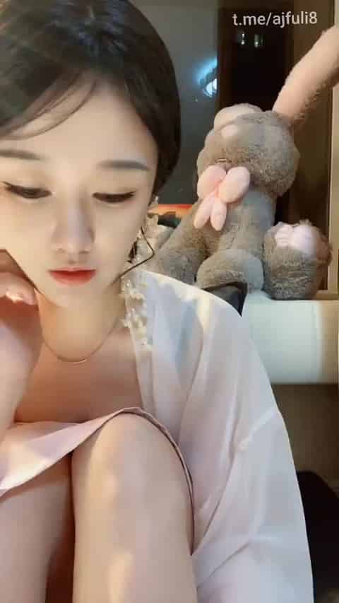 0c36379a-a66f-40a0-87fd-c4ec488ede39.mp4