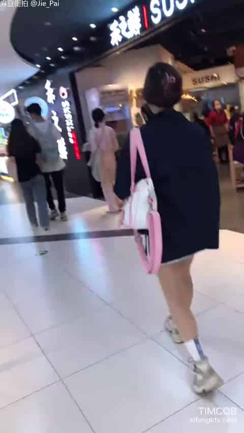 f428b6f1-cf60-45b5-b2e2-5927e504619d.mp4